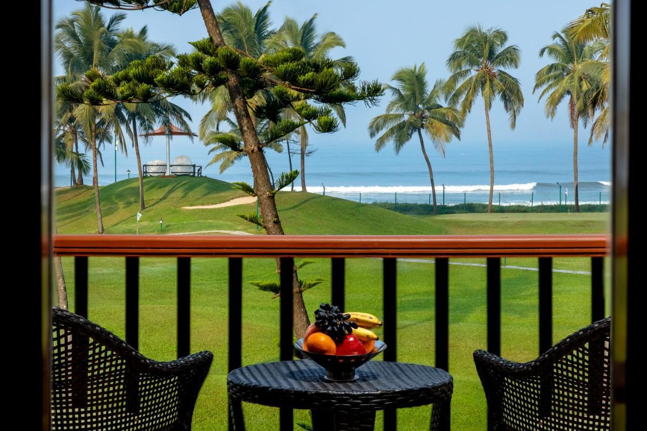 Caravela Beach Resort Varca Exteriér fotografie The Galle Face Hotel