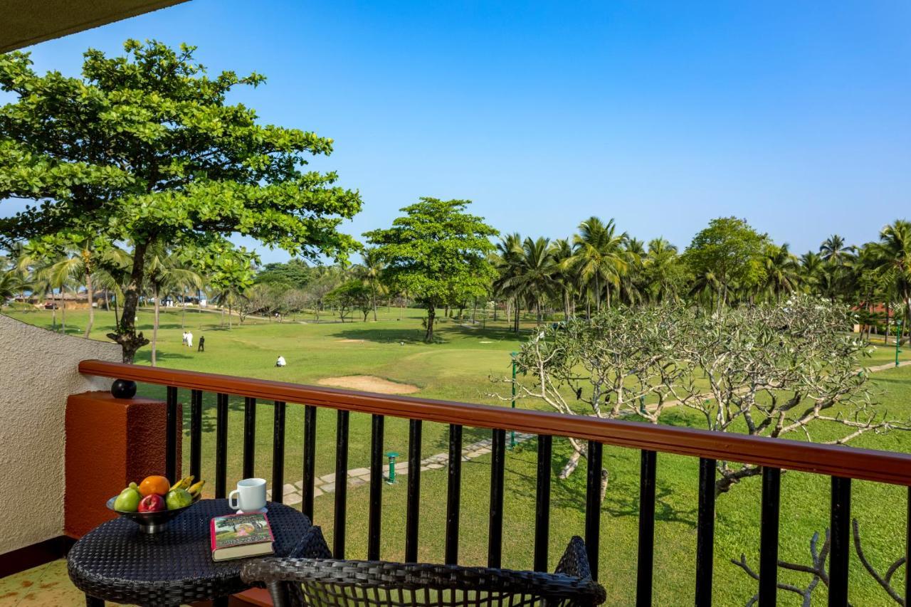 Caravela Beach Resort Varca Exteriér fotografie Golf course at the hotel
