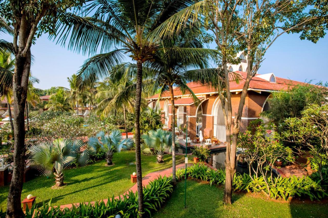 Caravela Beach Resort Varca Exteriér fotografie The resort's garden