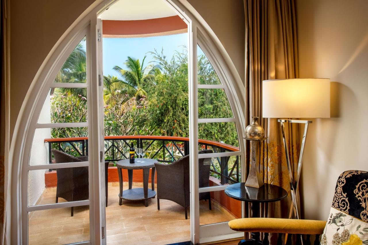 Caravela Beach Resort Varca Exteriér fotografie A room at the Taj Bengal