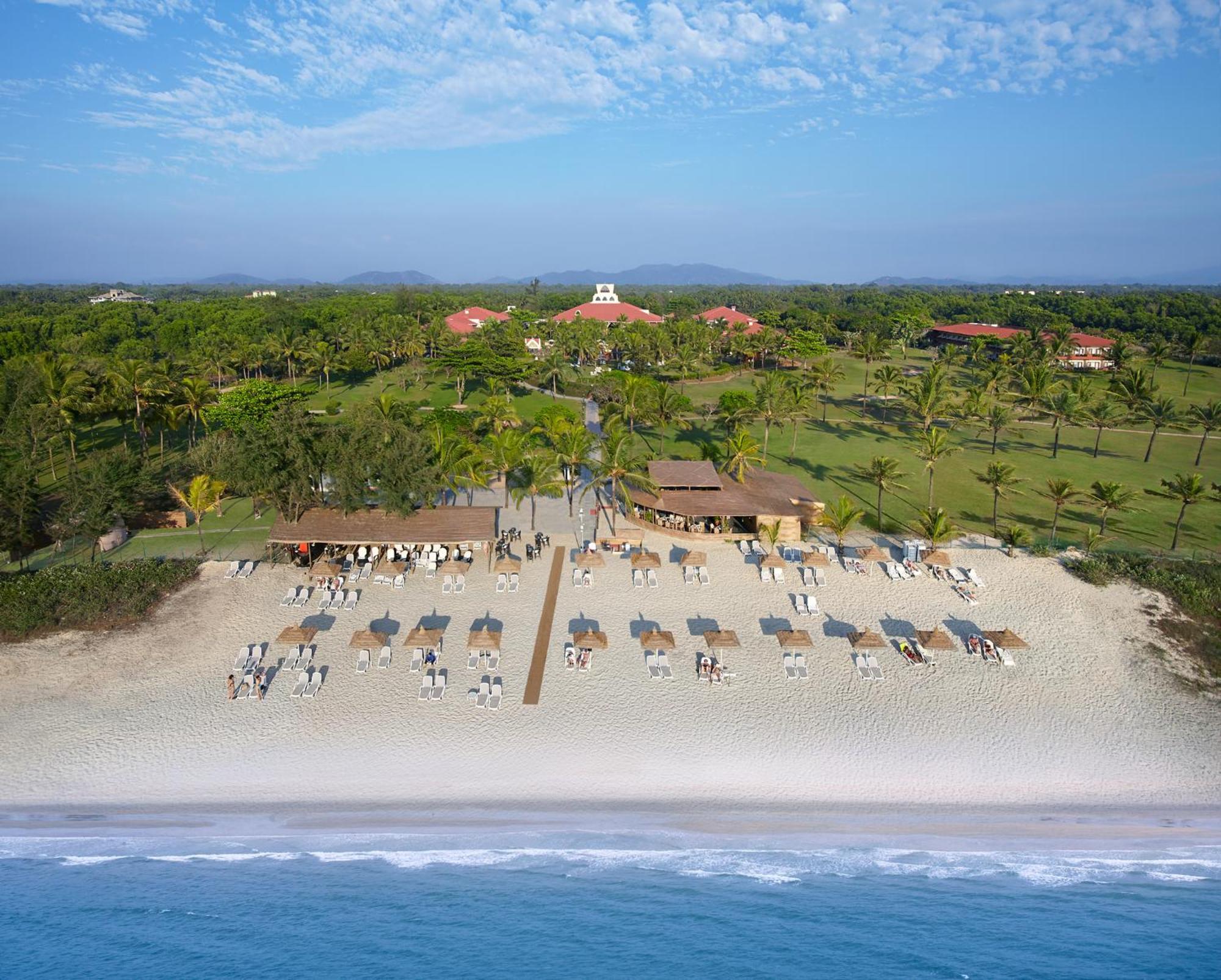 Caravela Beach Resort Varca Exteriér fotografie Aerial view of the beach at the Iberostar Grand Hotel Bávaro