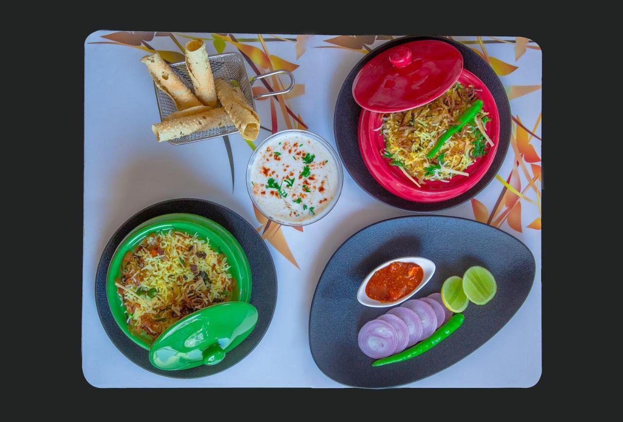 Caravela Beach Resort Varca Exteriér fotografie Indian cuisine