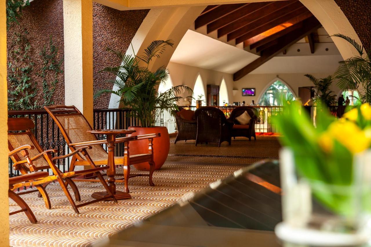 Caravela Beach Resort Varca Exteriér fotografie The lobby of the hotel